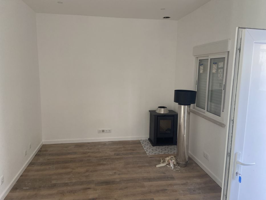 Moradia t1  +1 toda temodelada coimbra