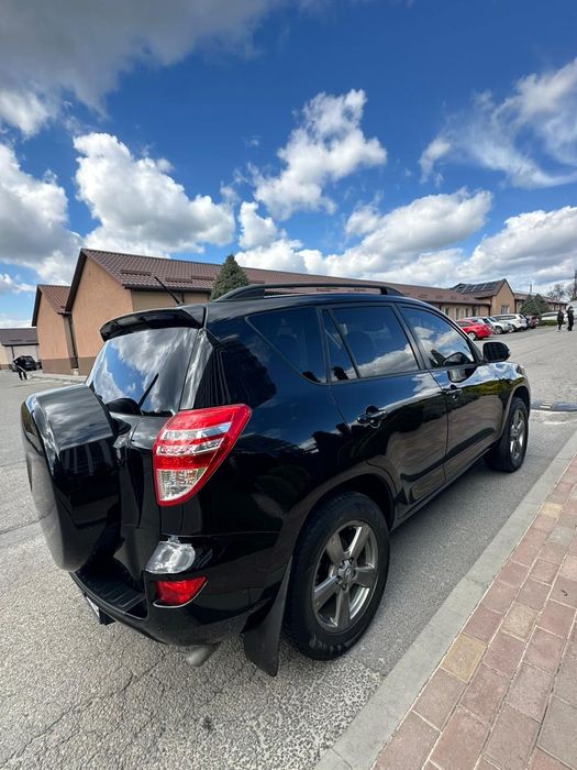 кроссовер RAV-4  2012 г