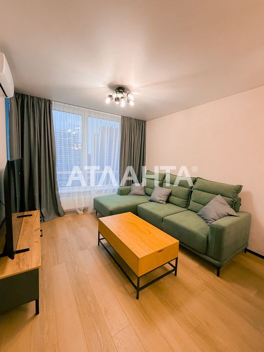 Продаж  2кімнатної квартири з ремонтом Варшавський 3