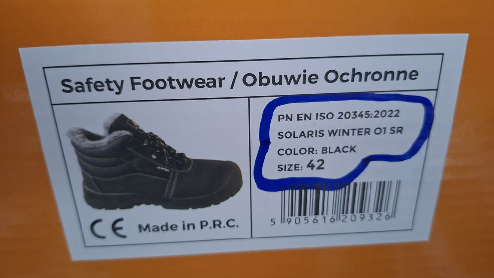 Buty nowe męskie robocze ocieplane w rozmiarze 42