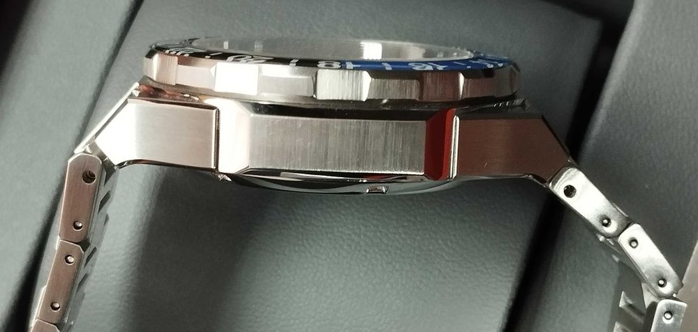 Citizen Series 8 NB6031-56E GMT