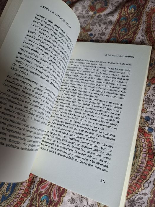 A Política Económica do Governo de Sá Carneiro - Cavaco Silva