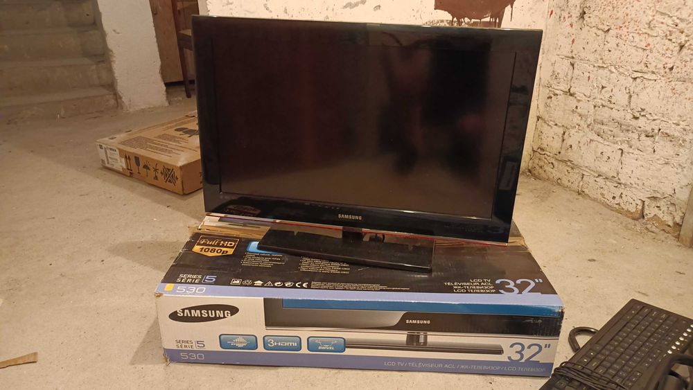 Telewizor SAMSUNG 32"