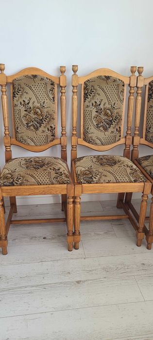 4 krzesła dębowe z tapicerką