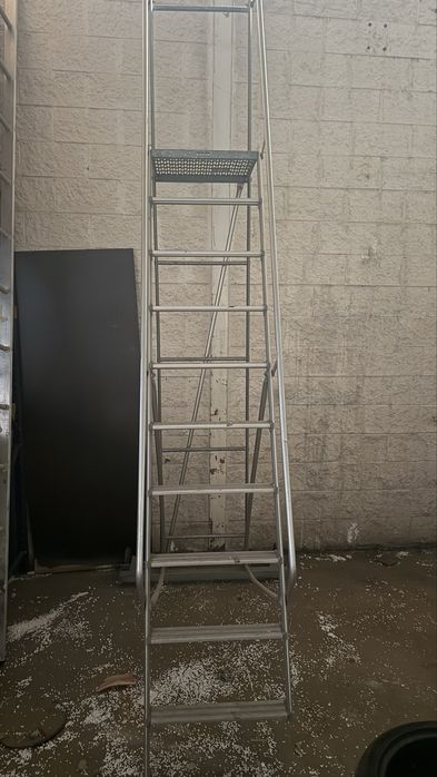 Escadote 3 m profissional plataforma