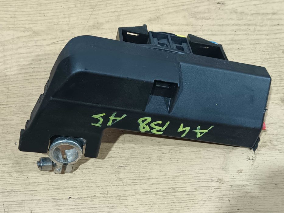 Bezpiecznik czujnik pirotechniczny nabój AUDI A4 B8 A5 Q5 A6 C6 orygin