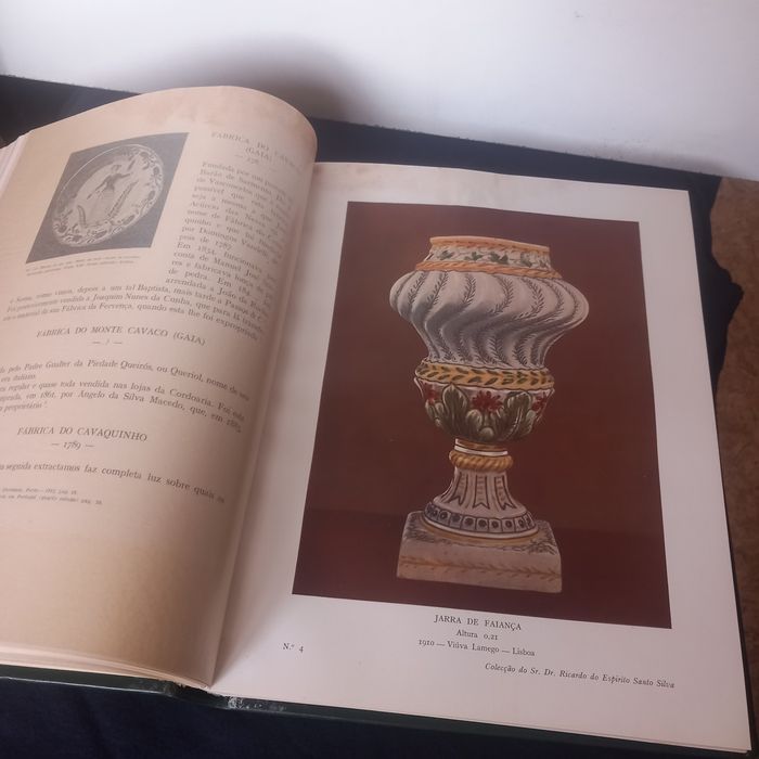 Livro "Cerâmica Portuguesa " 2 vol..