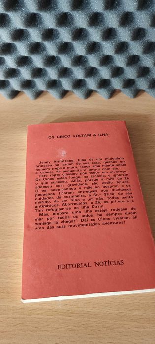 Livro "Os Cinco Voltam Á Ilha" (Enid Blyton)