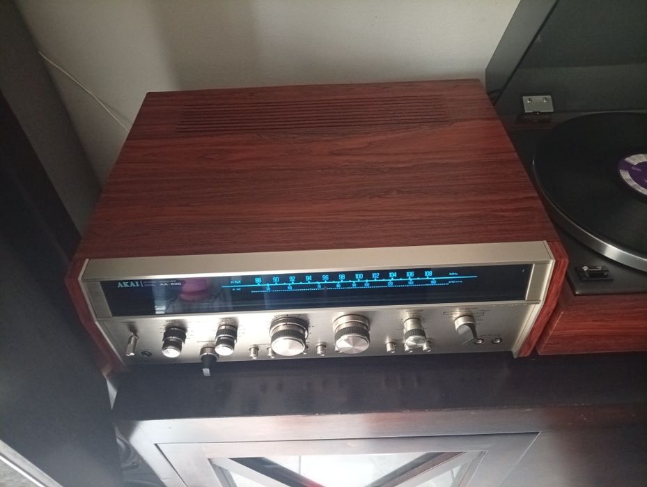 Amplificador Receiver Akai AA930