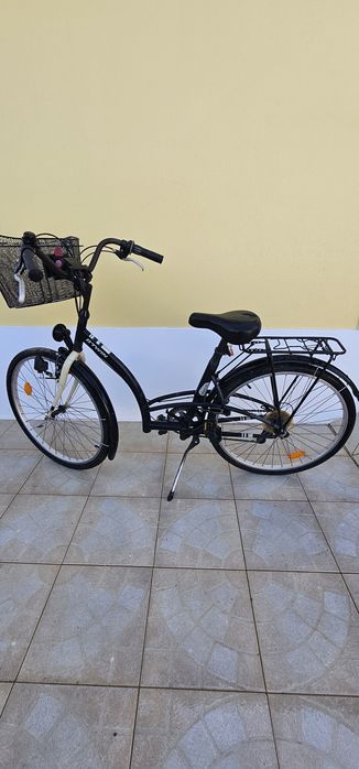 Bicicleta com cesto