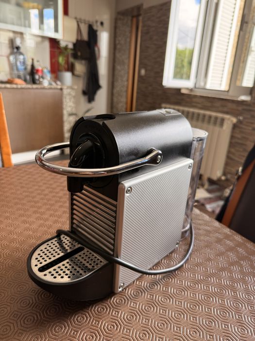 Máquina de café Nespresso DeLonghi