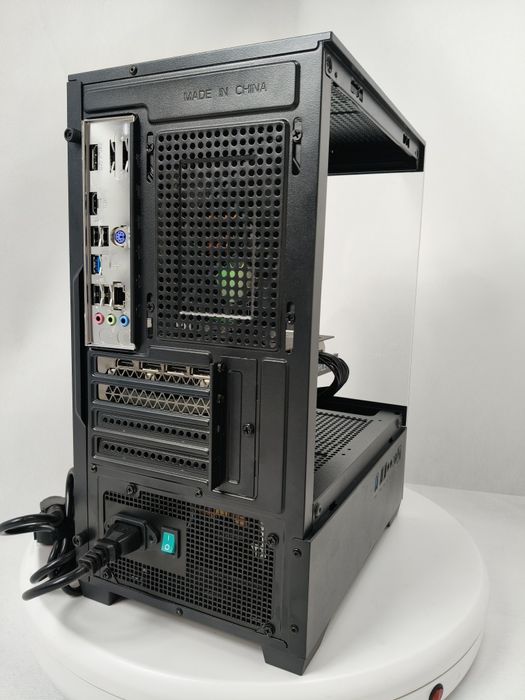 Komputer Gamingowy Ryzen 5 7600x, RTX 5070, 16 GB,SSD,Win 11 Pro