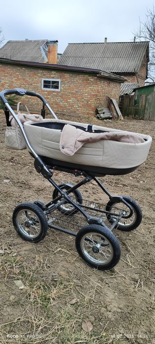 Продаю дитячу коляску.