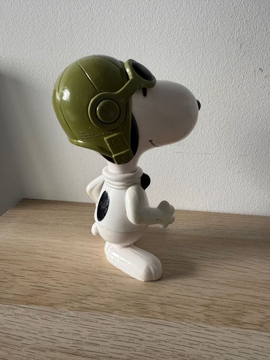 Figura do Snoopy – cerca de 20 cm, decoração colecionável
