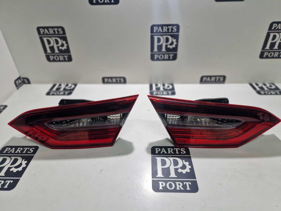 Фонарь внутренний крышка багажника темный Toyota Camry v70  2022 2023