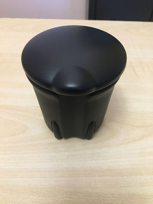 Попільничка автомобільна універсальна