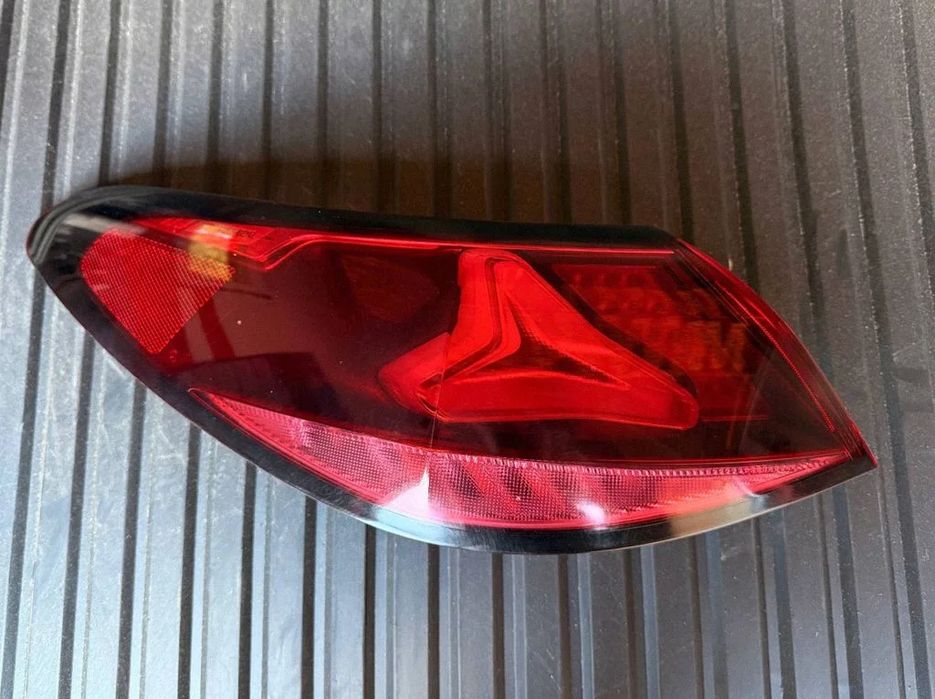 Lampa tylna komplet Mercedes-Benz E W214 (2024)