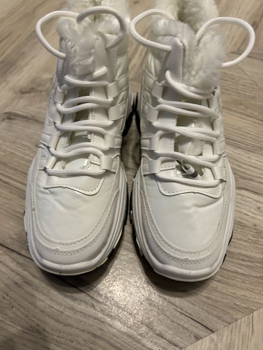 Biale ocieplane buty
