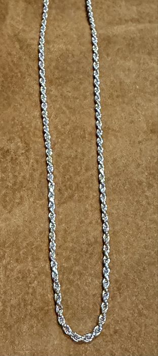 Fio em prata de senhora