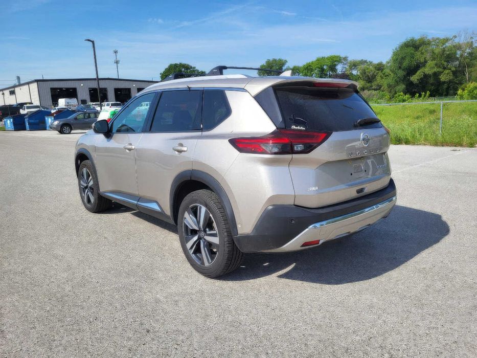 Nissan Rogue Platinum      2021