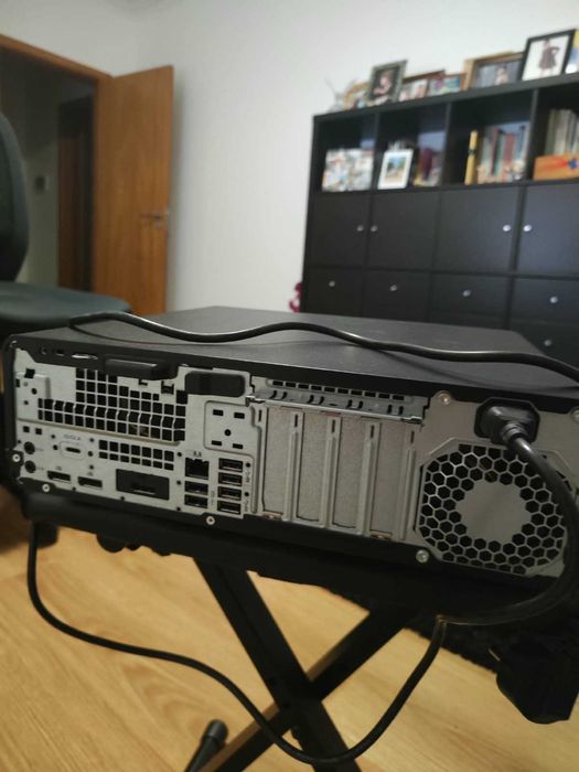 PC de Secretária HP EliteDesk 800 G3 SFF — Windows 10 Pro, SSD 480 GB