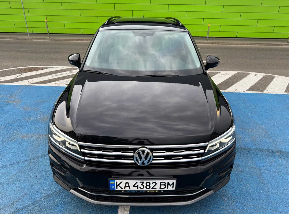 Volkswagen Tiguan 2018 2.0 чудовий стан