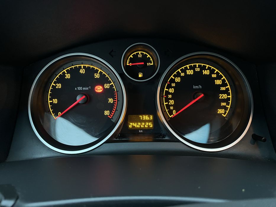 Opel Astra Station Wagon 2010 1.6 бензин