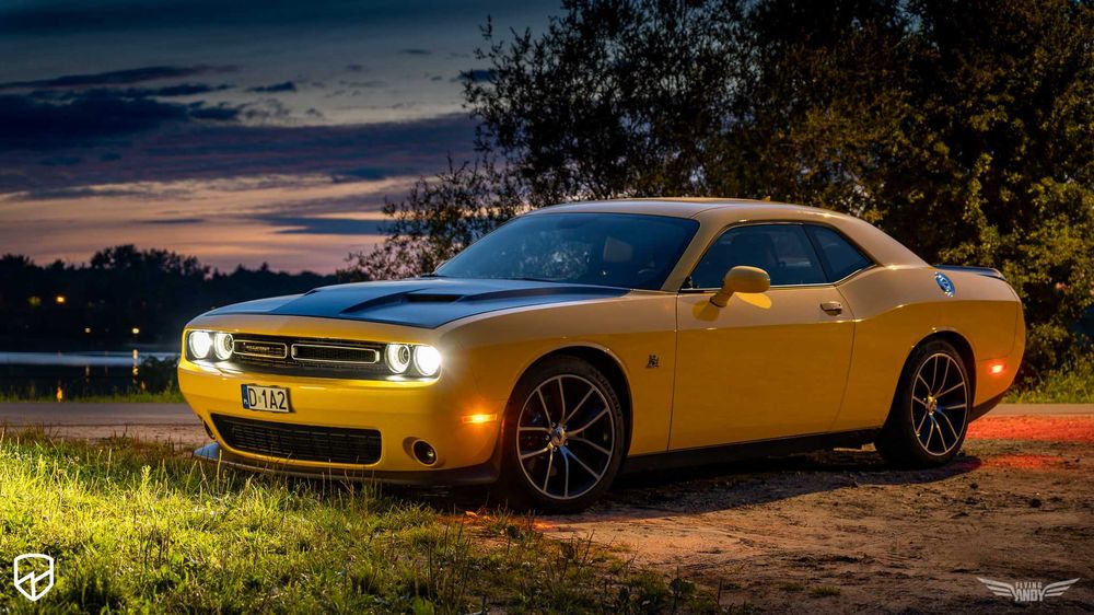 Wynajem Dodge Challenger 6.4L V8 WYDECH wypożyczalnia samochodów