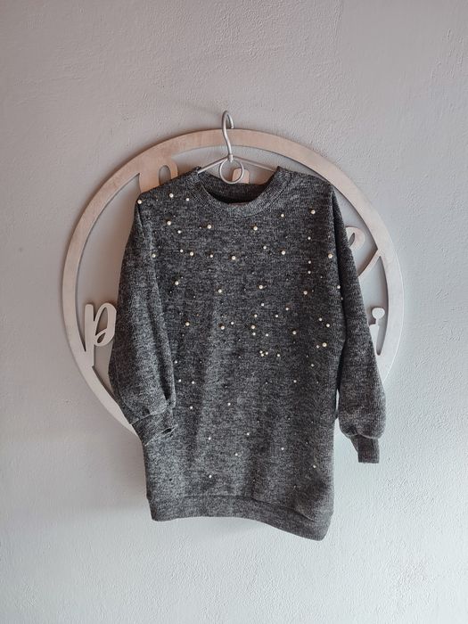 Długi sweter bluza z perełkami