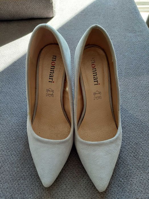 Buty obcasy czułenka Monnari roz. 37 błękitne bdb j. Venezia