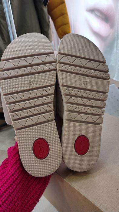 Tamaris Comfort zamszowe klapki damskie rozmiar 38