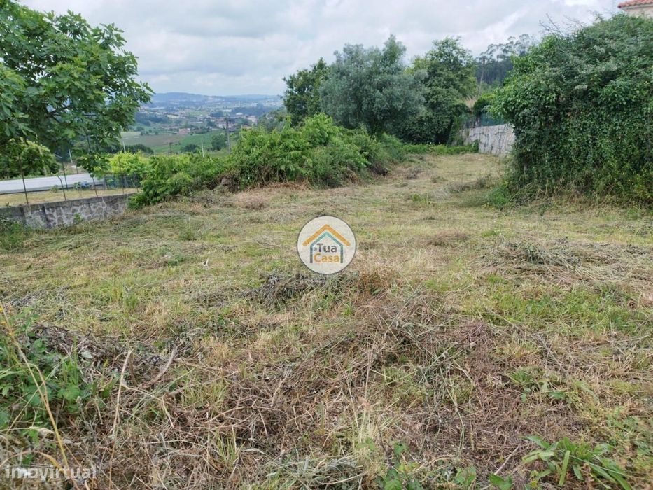 Venda de Moradia (em estado de ruína) em Jesufrei, Famalicão, com a ár