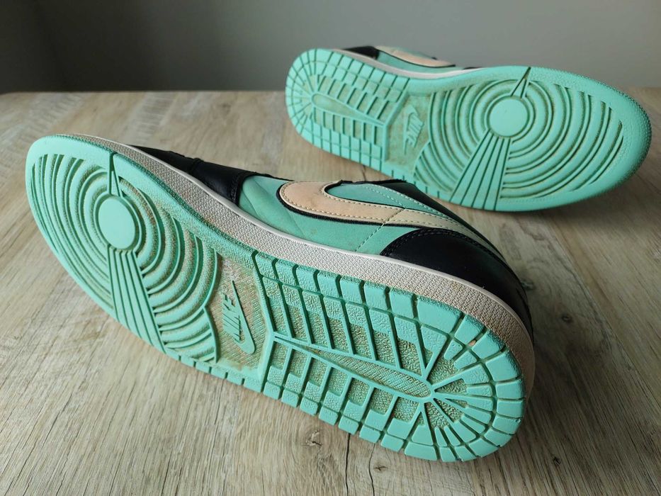 Кросівки Nike Air Jordan 1 Low SE Tropical Twist