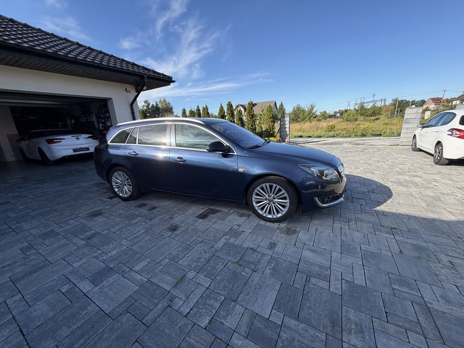 Opel insignia lift  2.0CDTI full servis niski przebieg