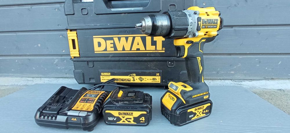 Wkrętarka z Udarem DEWALT 18v 4Ah 90Nm DCD805