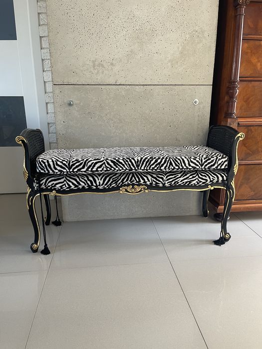 Elegancka ławka -pufa mini sofa z plecionką wiedeńską . Vintage
