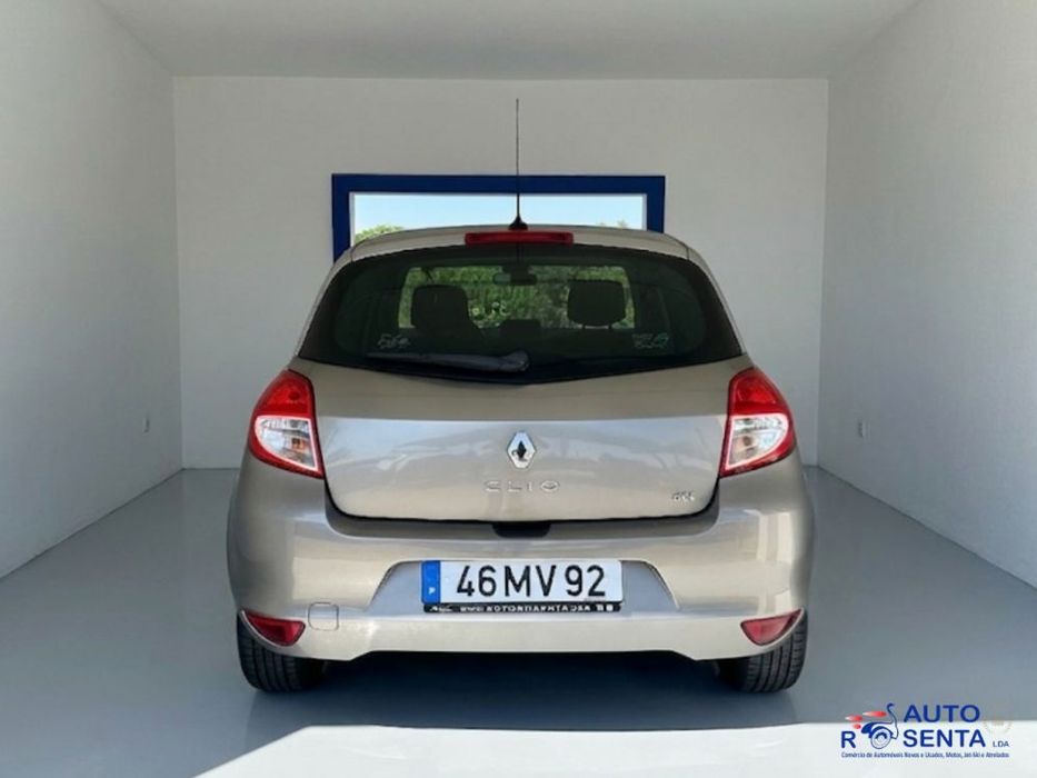 Renault Clio528039224647372805