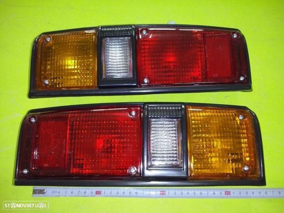 Farolins trás Toyota Hilux LN40 Hiace LH11 (Novos)