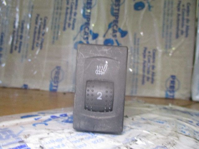 Botão / interruptor aquecimento de bancos VOLKSWAGEN Passat (3B2)