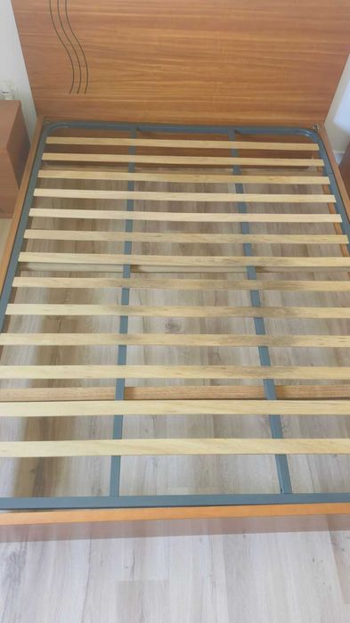 Conjunto quarto de casal em madeira