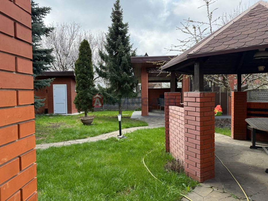 У продажу будинок у котеджному районі Царське