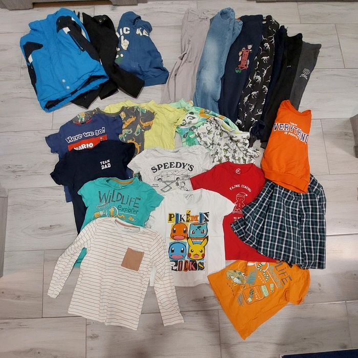 Paka ubrań dla chłopca 122 cm. Zestaw: spodnie, koszulki, bluza, koszu