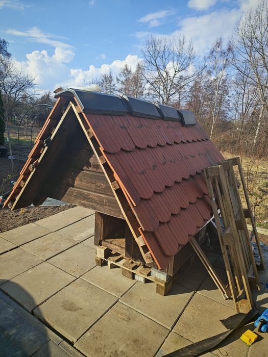 Buda dla dużego psa, owczarka