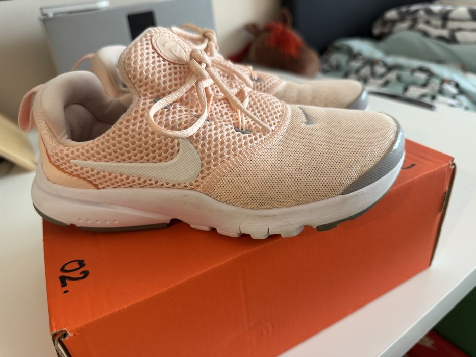 Nike-  buty sportowe na lato. EUR33,5 21cm. Stan bardzo dobry.