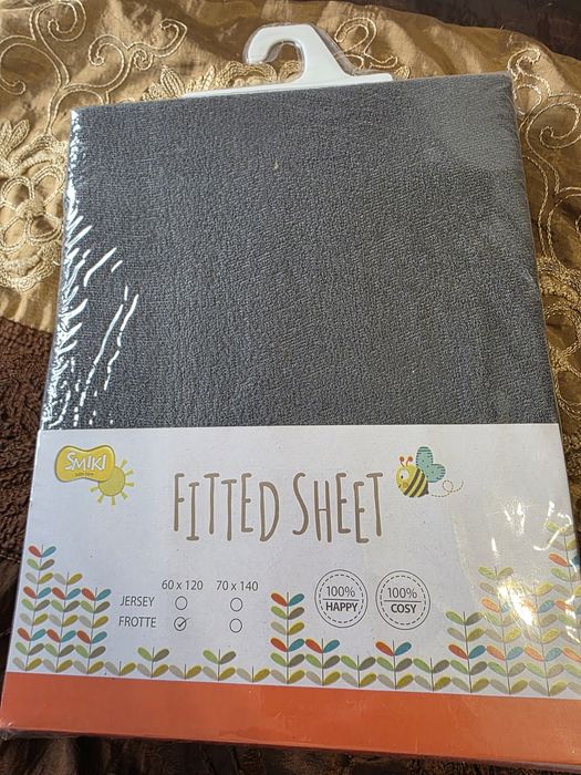 Prześcieradło do łóżeczka