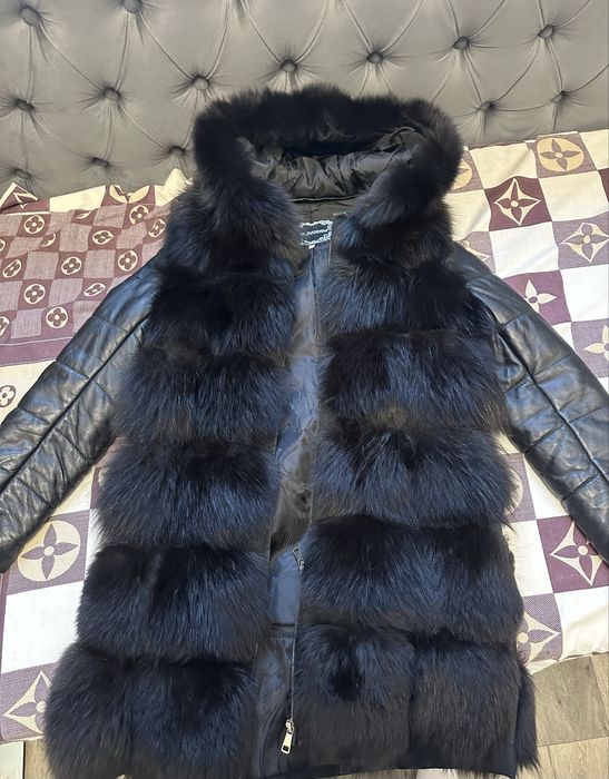 Чорна шуба з натурального хутра, відмінний стан.