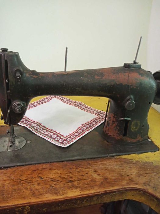 Продається швейна машина на моторі