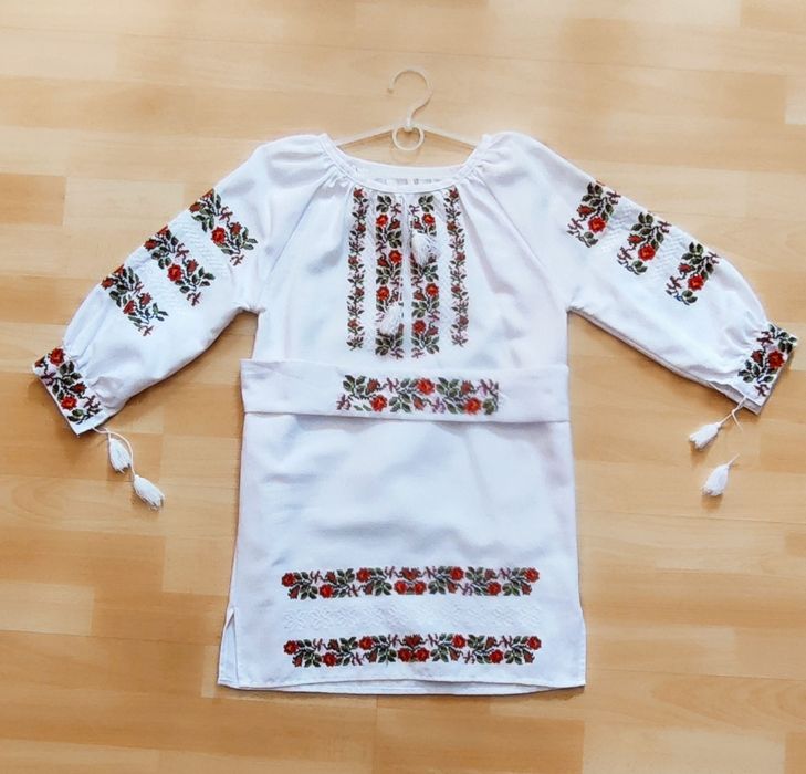 Плаття вишиванка ручної роботи, біле полотно