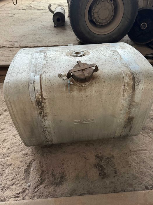 Паливні баки від DAF на 200л і 800л