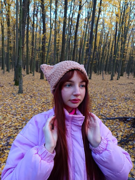 шапка з вушками в'язана